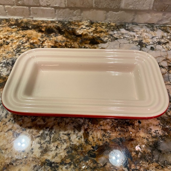 Le Creuset Heritage Stoneware Butter Dish in Cerise ombré red - Picture 3 of 9